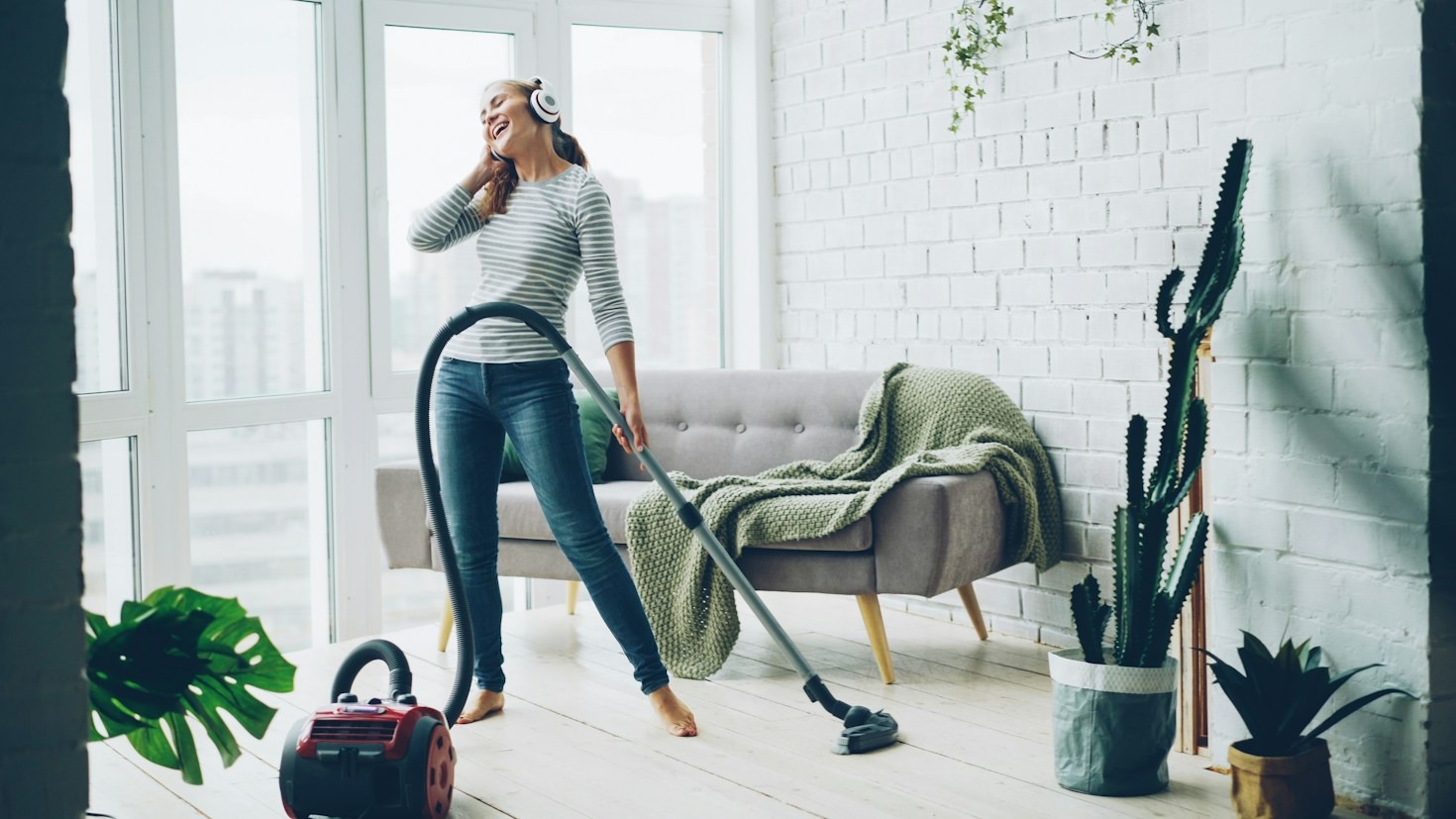 The Best Cordless Stick Vacuums for Hardwood Floors